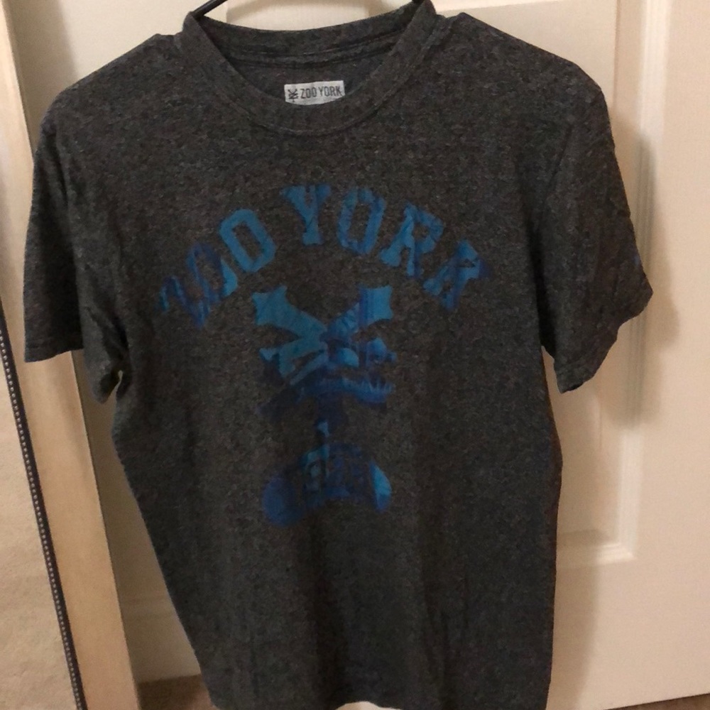 Zoo York t shirt